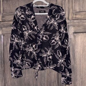 Dana Buchman Black and White Floral 100% silk Blouse